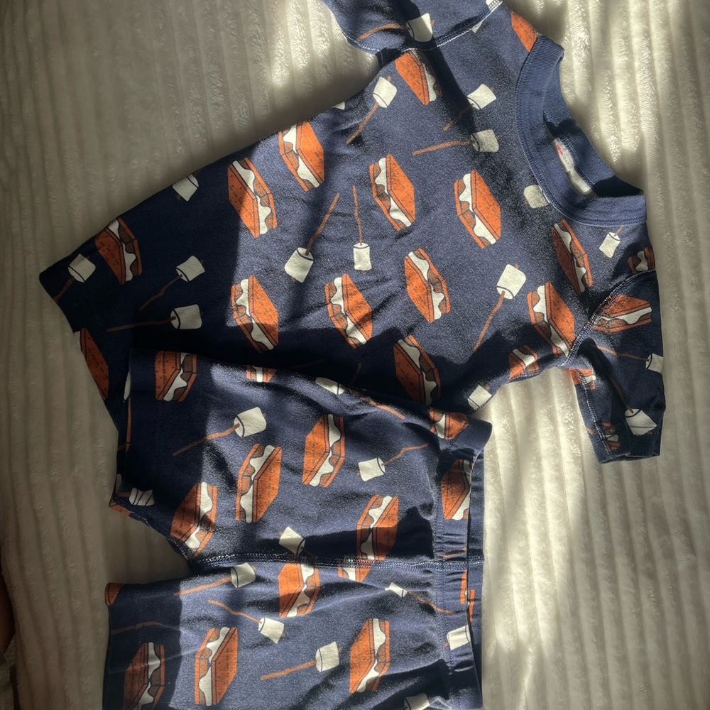 Hanna Anderson S’mores Pajama set- short sleeve size 6-7
